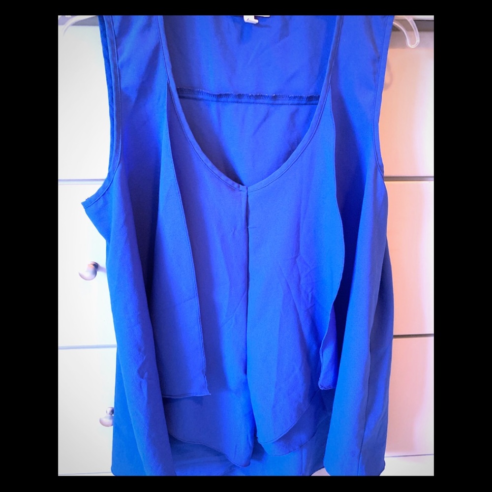 Blue ruffle tank size xl